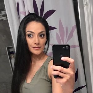 Meet your Posher, Vanessa